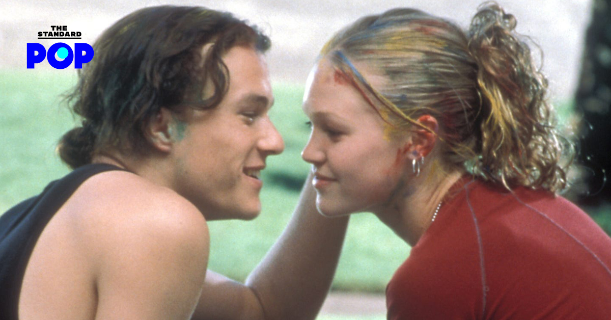 ภาพจากภาพยนตร์ 10 Things I Hate About You (1999) โดย Buena Vista Pictures ที่กำลังถูกดัดแปลงเป็นละครเวที บรอดเวย์